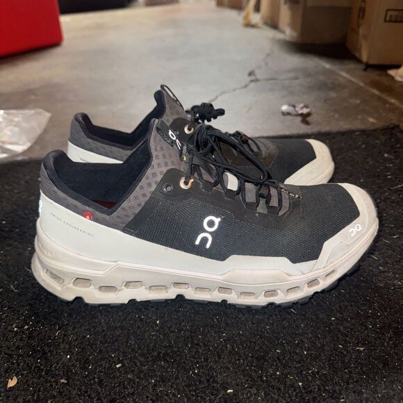 ON Running Women's Size 9.5 CloudUltra 2 Black White Blue Athletic Sneakers - Picture 1 of 7